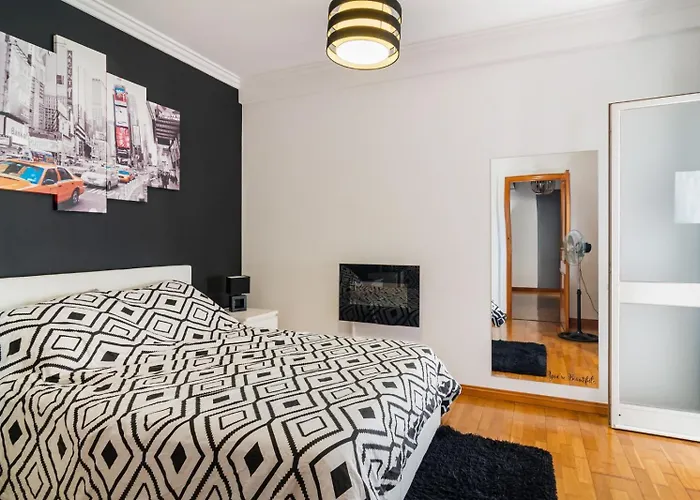 6 Em Proximo Lisboa,sintra E Cascais Lägenhet Queluz